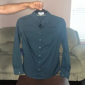Dark Green Express Women’s Ultimate Essential Shirt - XS, fitted
